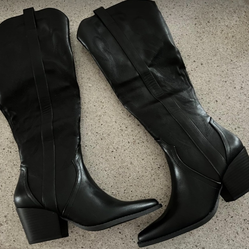 Black Knee-High Women's Boots